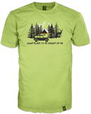 Hell grünes Kurzarmshirt mit Oudoorcamp und Jeep, zusätzlich aufgewertet durch ein wertwolles Looplabel am unteren Saum