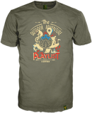 Aufwendig gedrucktes T-Shirt in erdton grün. 2farbiges Label am Saum der Druck zeigt diverse Outdoorsportarten und der Überschrift Playlist